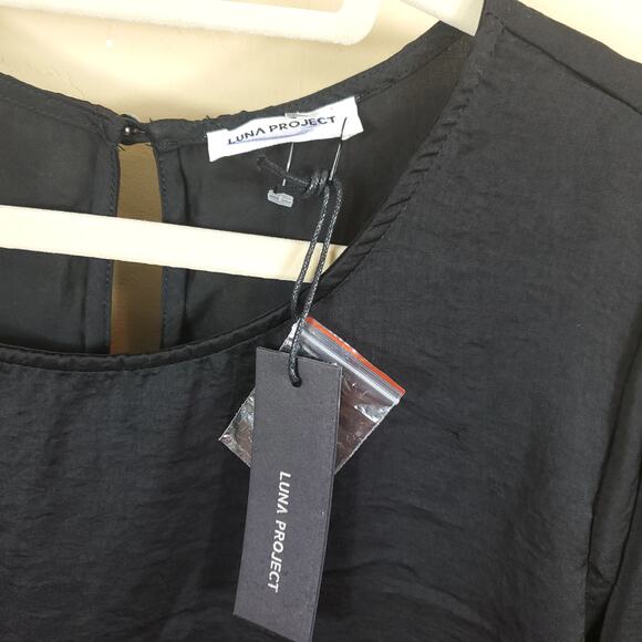 Stitch Fix Luna Project Black Blouse with Flare Sleeves with Crochet Size XLP - Picture 9 of 10